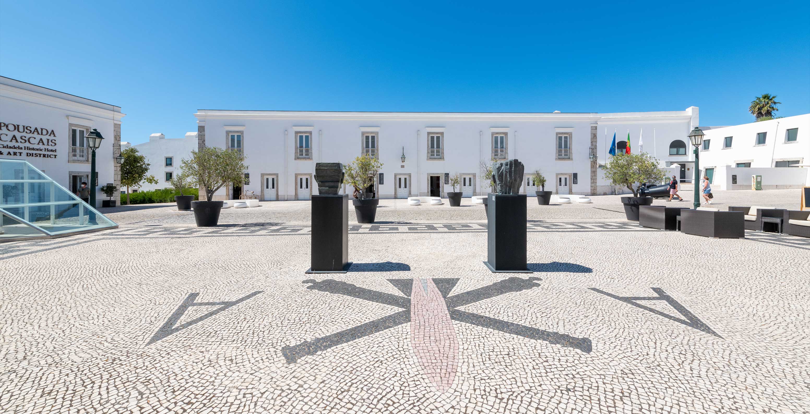 Außenansicht des Pestana Cidadela Cascais, Hotel mit Spa und Pool, mit Blick auf das Meer