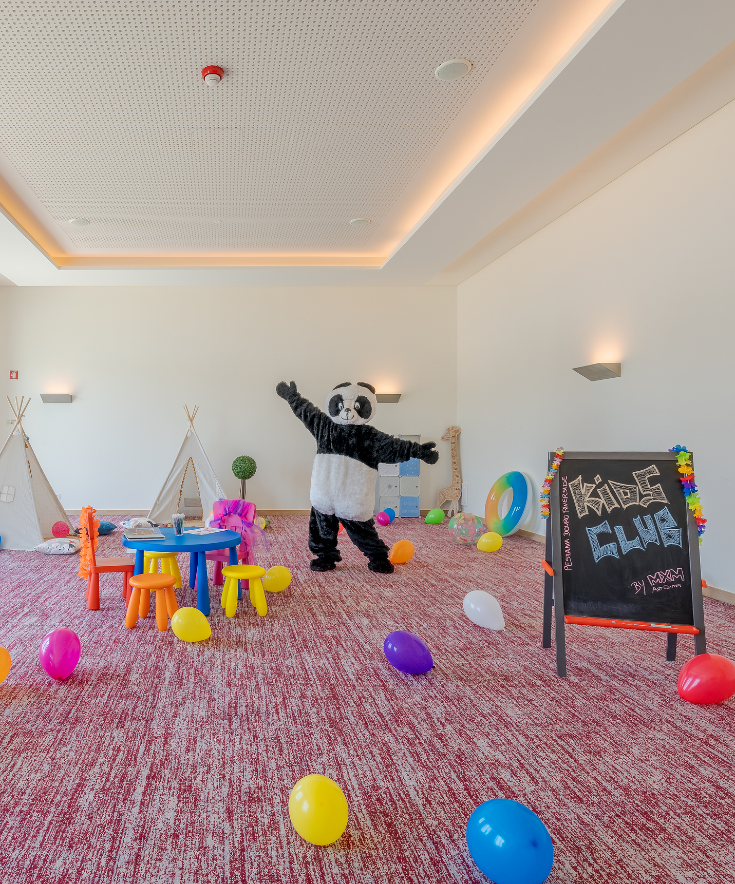 Das Pestana Douro, ein Hotel mit Pool am Douro, hat einen Kids-Club mit Animateuren und Spielen