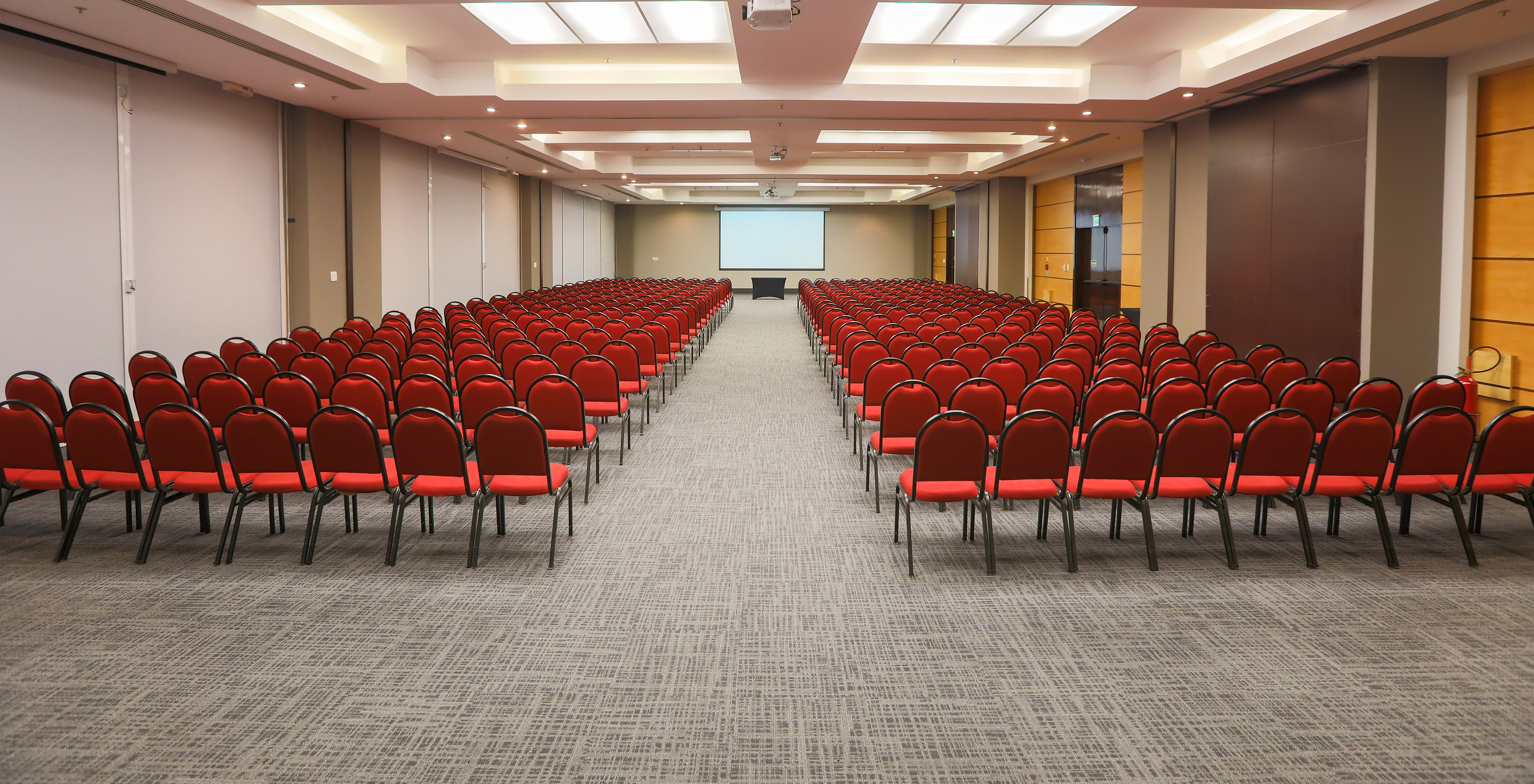 The Pestana Curitiba has great event capacity with several rooms of different sizes