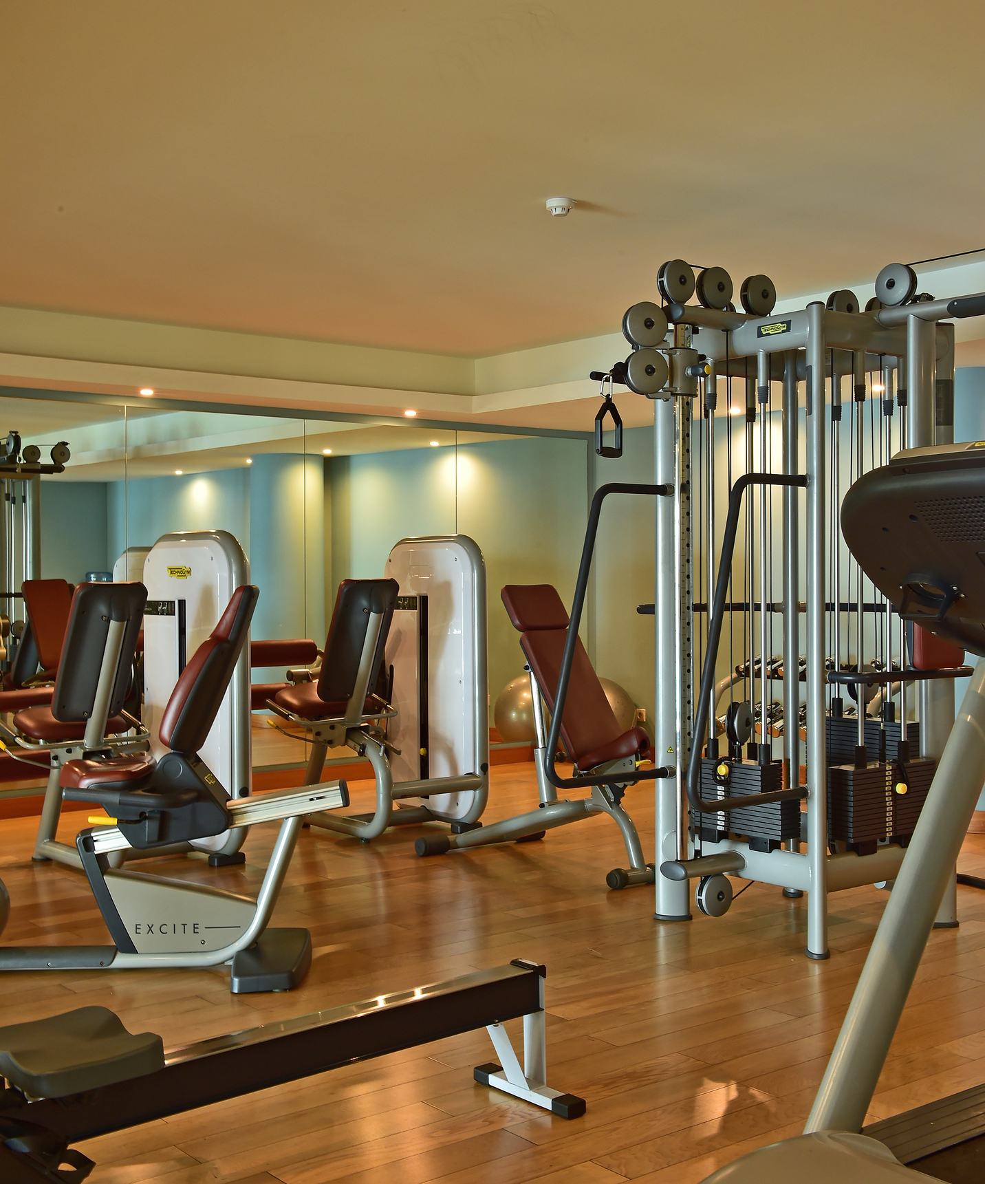 Pestana Promenade a hotel in Madeira near the beach and Lido has a gym with various machines to exercise