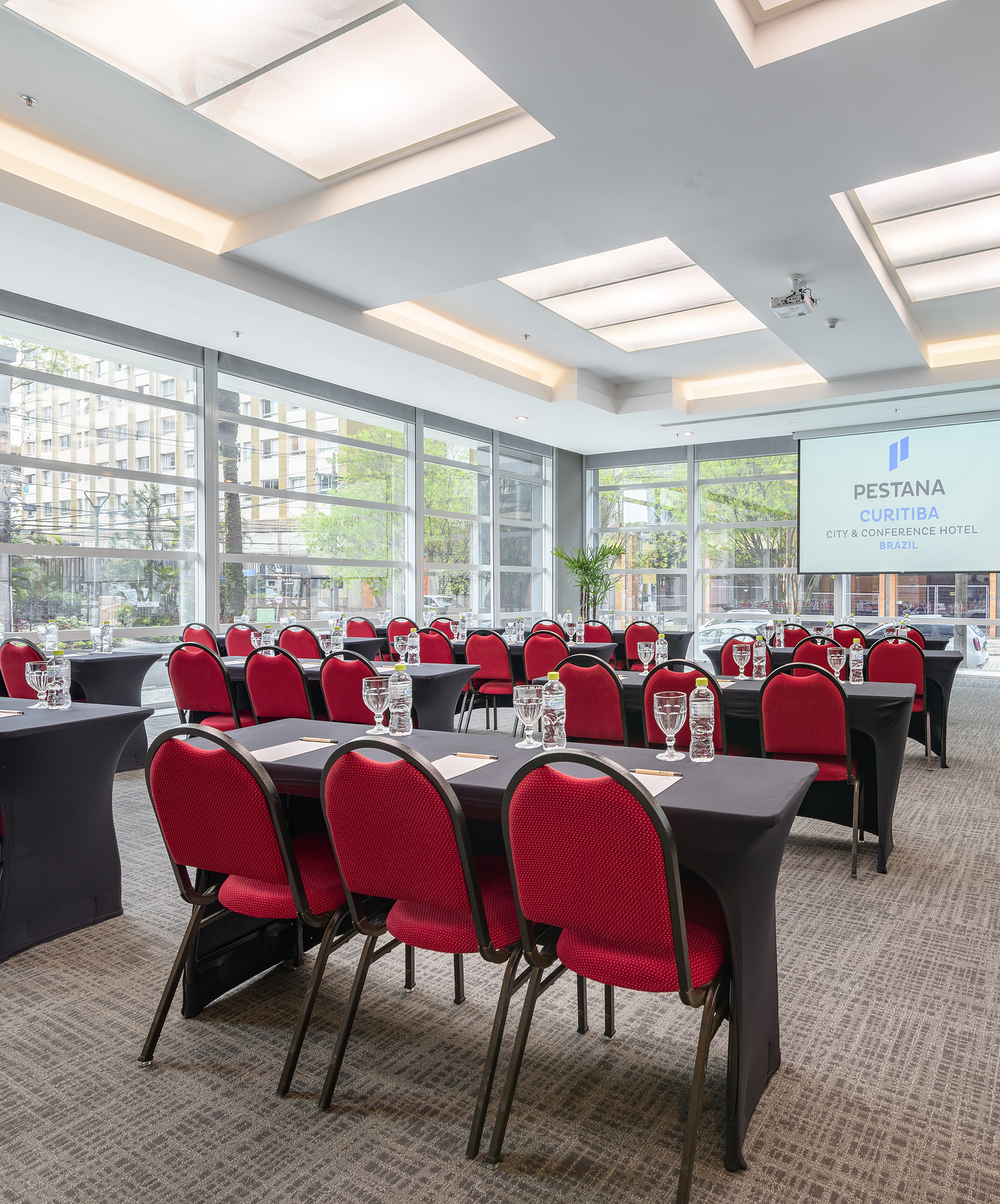 Pestana Curitiba hotel in Curitiba near the Batel neighborhood has a fully glassed event room