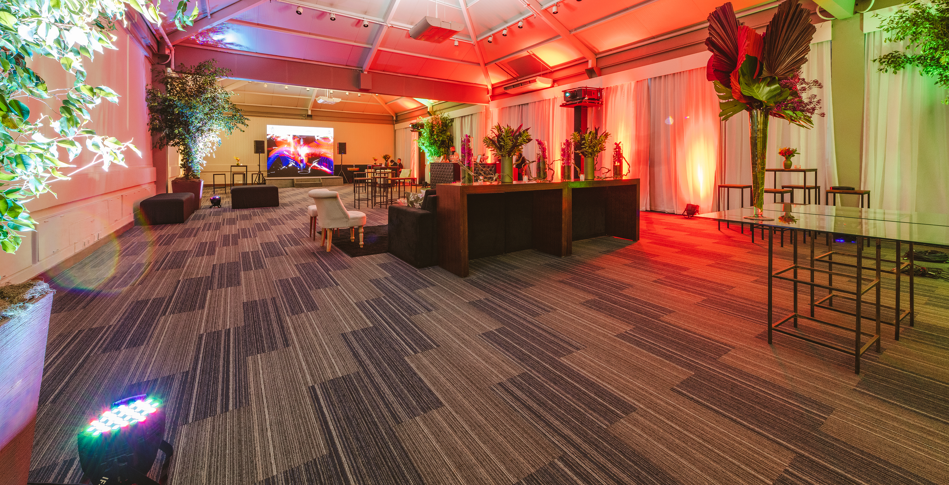 Meeting and event room decorated for a party, with neon lights on the ceiling in a 4-star hotel in São Paulo