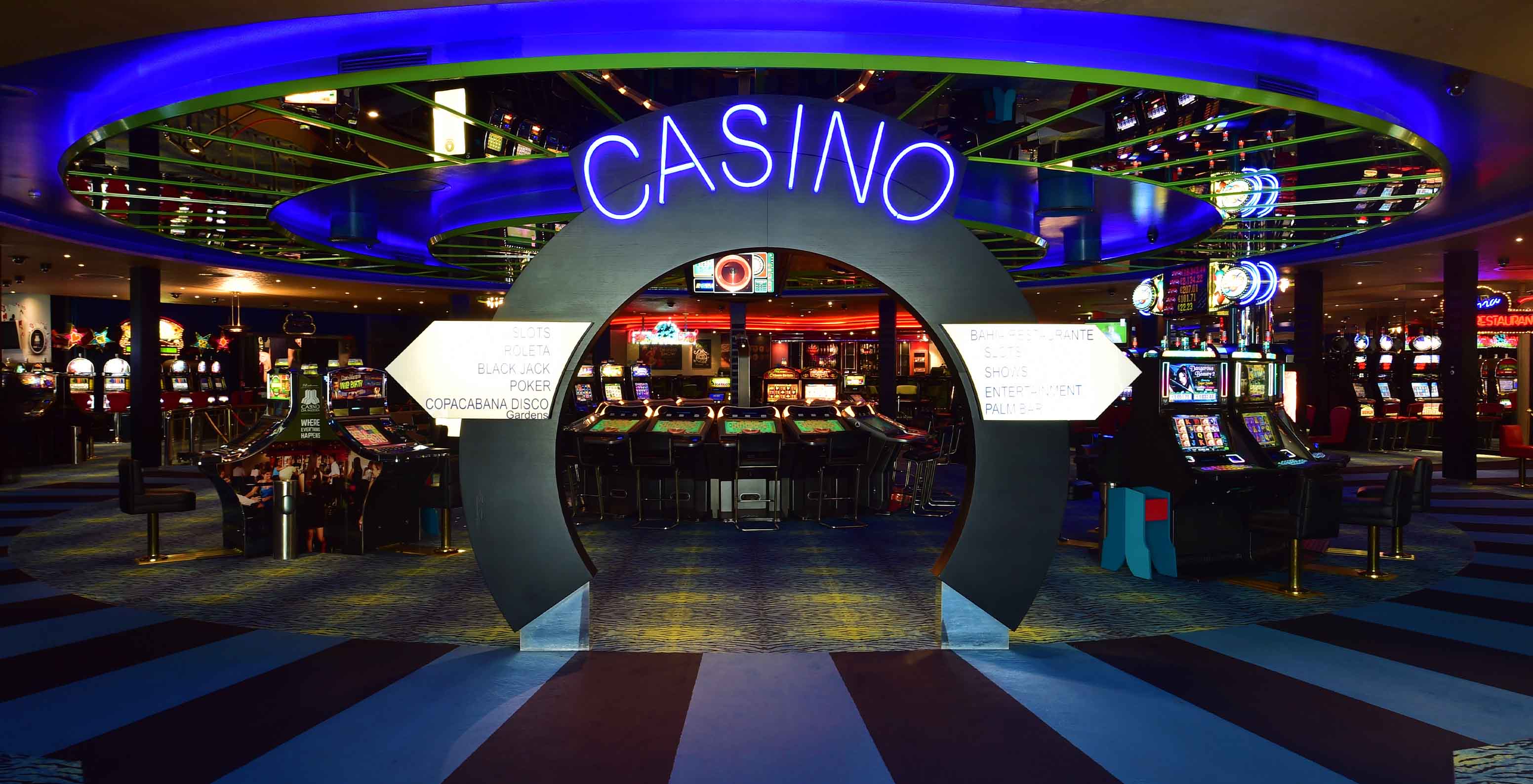 Pestana Casino Studios, with Apartments in the City Center, has a casino with various machines