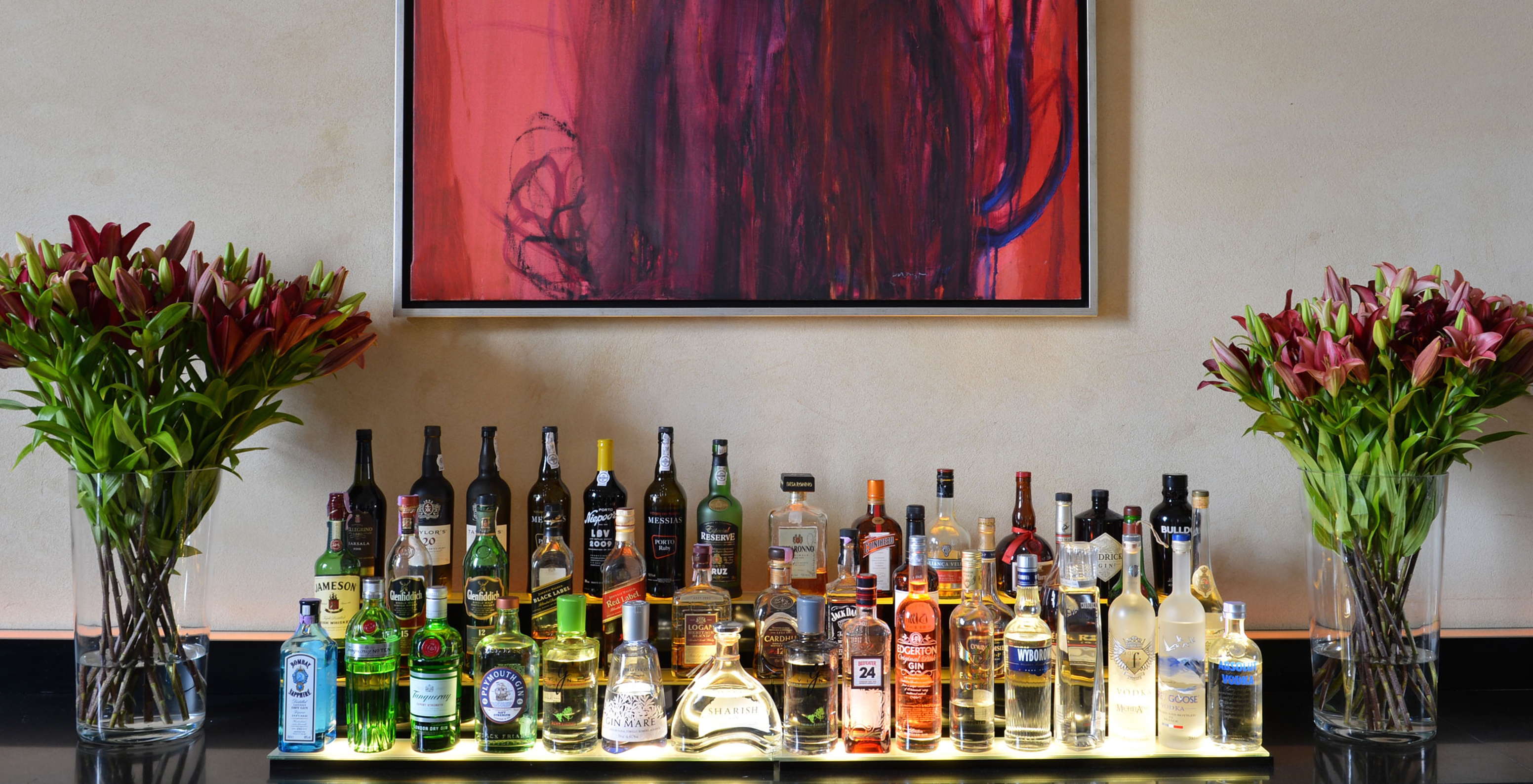 The Nasoni bar at the 5-Star Hotel in Porto, National Monument, serves various alcoholic drinks like whisky and vodka