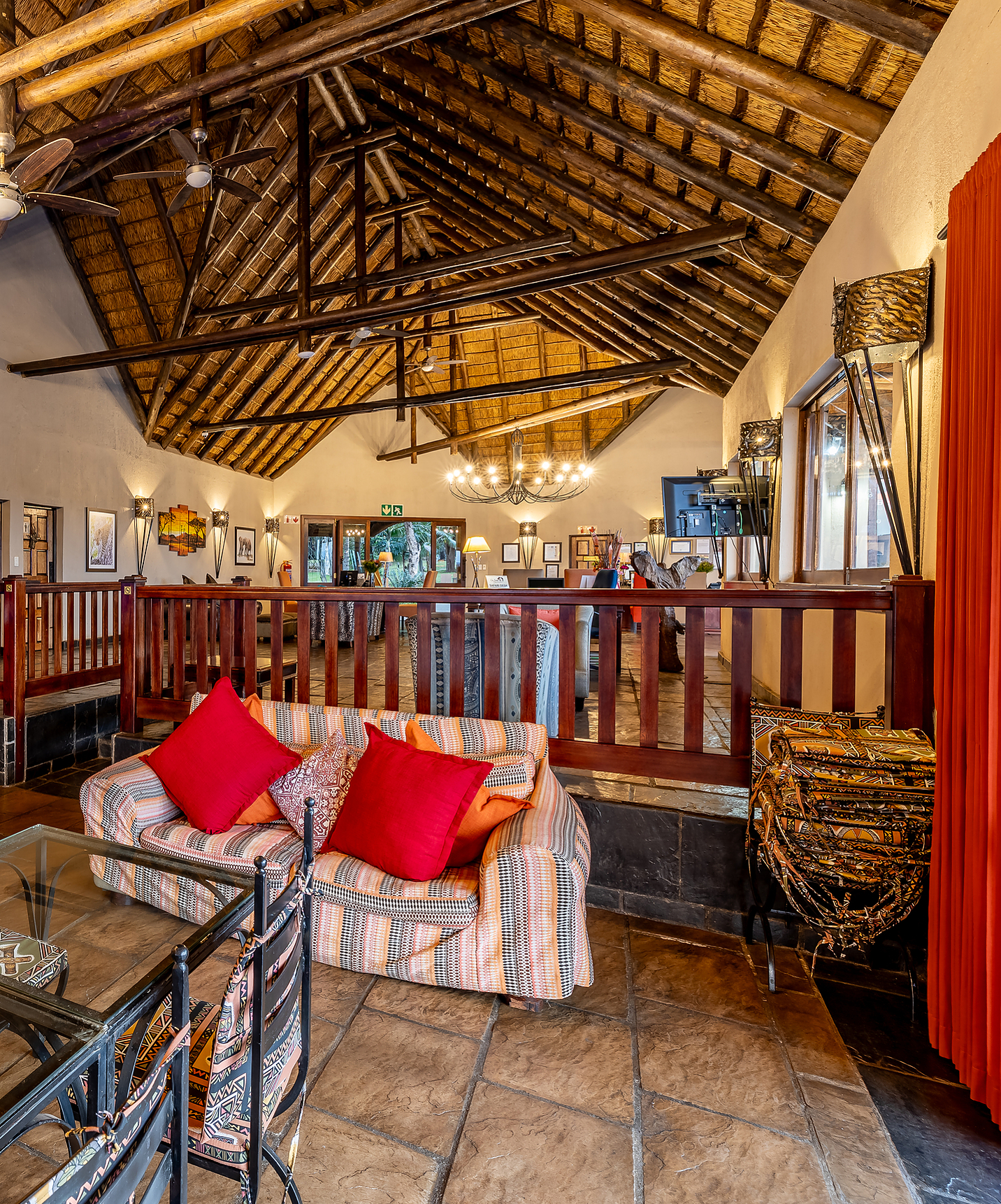 Restaurants with typical African decor at Pestana Kruger Lodge, hotel with pool near Kruger Park