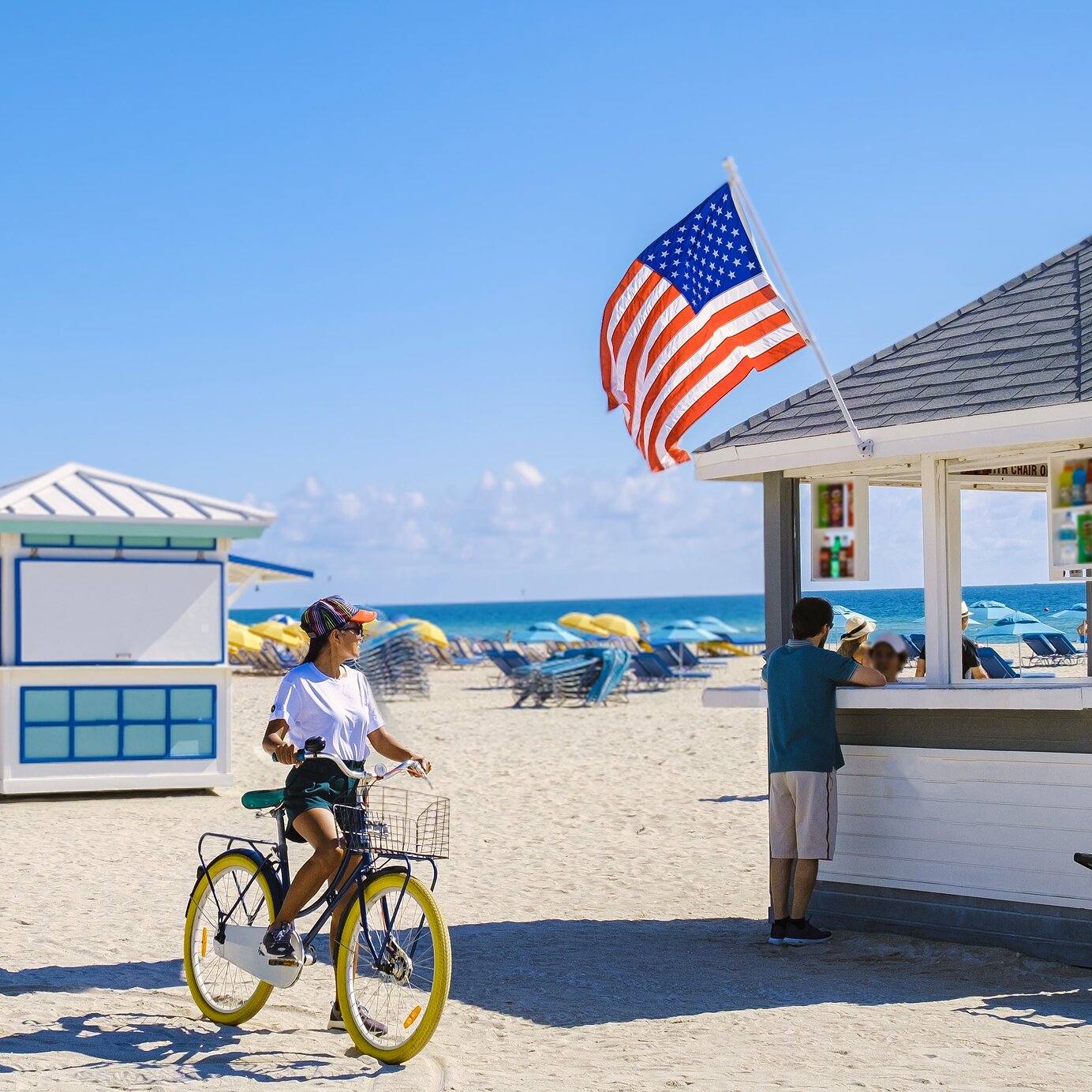 Miami Beach, EUA Stay at a Pestana hotel and enjoy the white sandy beaches and crystal-clear waters of Miami Beach, United States.