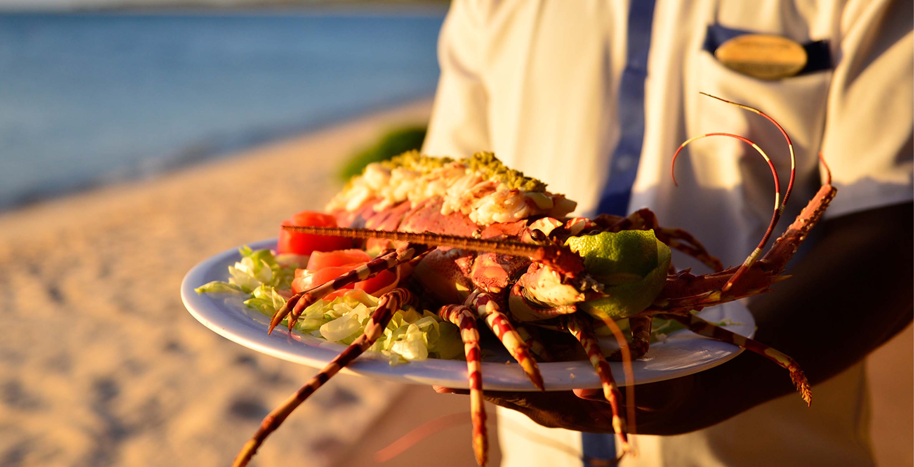 El restaurante Flamingo, del Eco Resort en la Isla de Bazaruto, tiene varios aperitivos y bebidas deliciosas y vistas