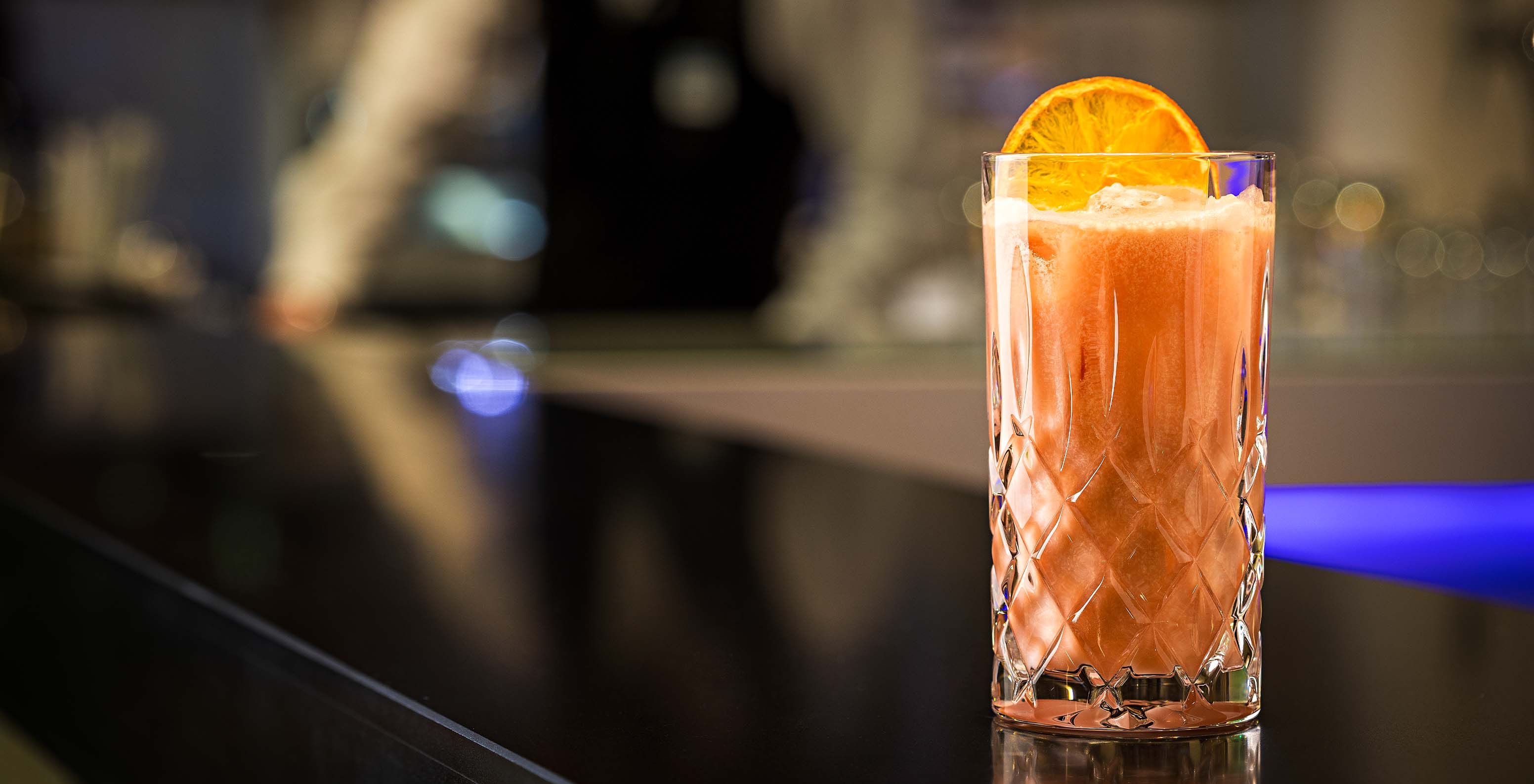 Le restaurant Aqua Bar & Lounge, à l'Hôtel 4 étoiles à Berlin, propose une variété de cocktails et de jus