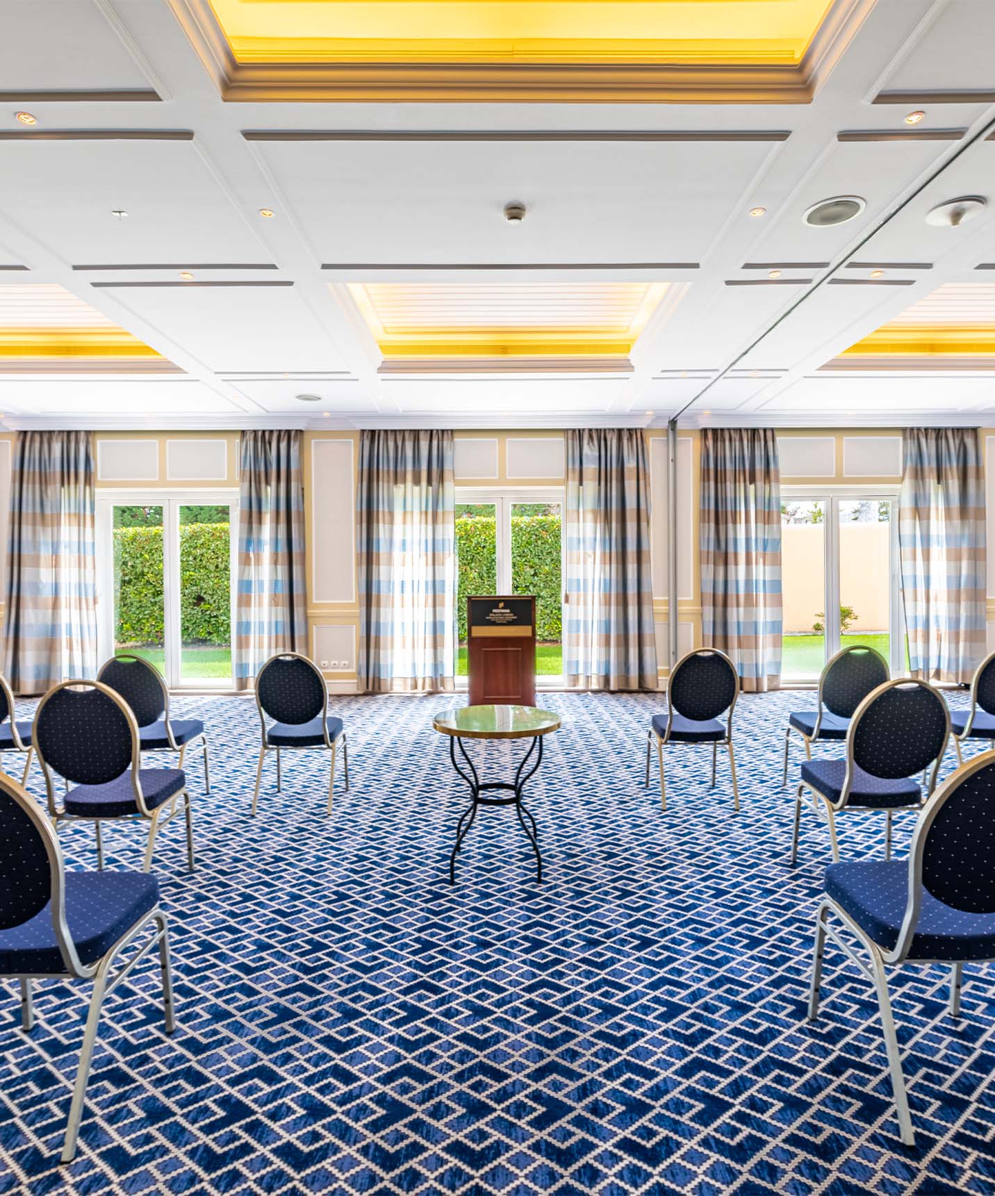 Grande salle lumineuse pour réunions et événements au Palace Lisbonne, hôtel dans un palais à Lisbonne, avec piscines et spa