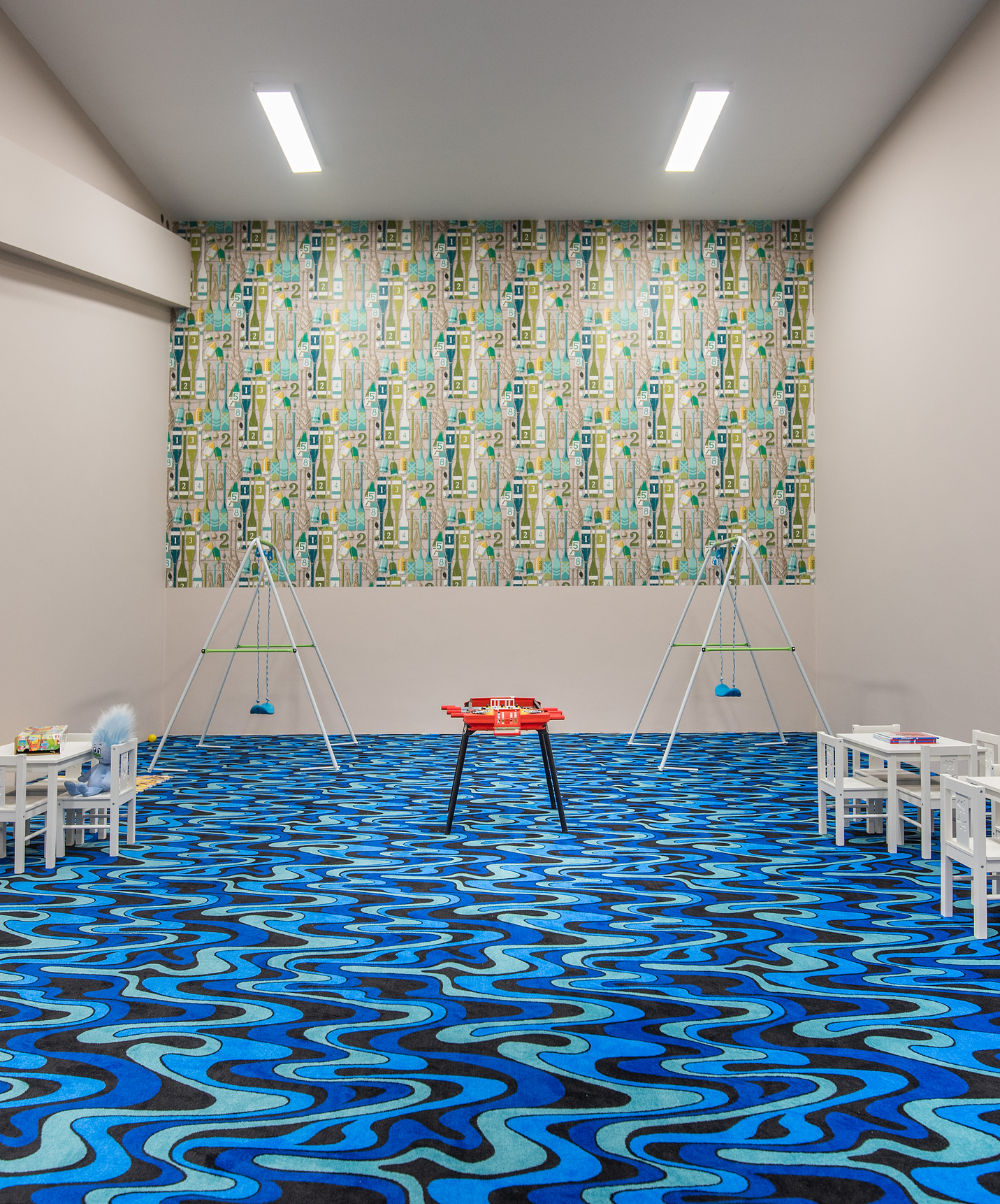 Pestana Royal All Inclusive, hotel dicht bij strand, heeft kinderzone met schommels en stoelen