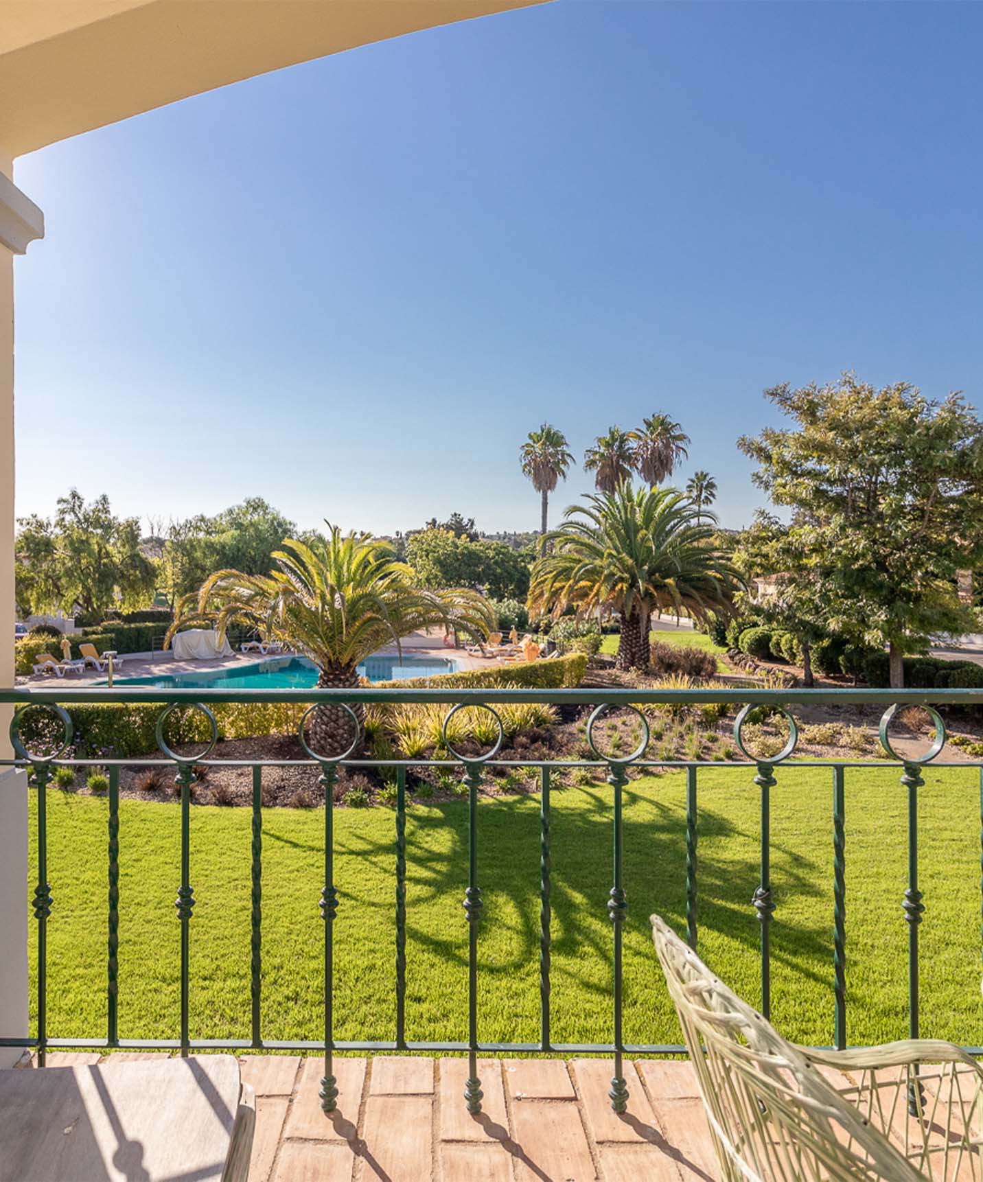 O Pestana Carvoeiro, hotel no Carvoeiro perto de Campos de Golfe, tem vastos jardins e uma piscina exterior comum