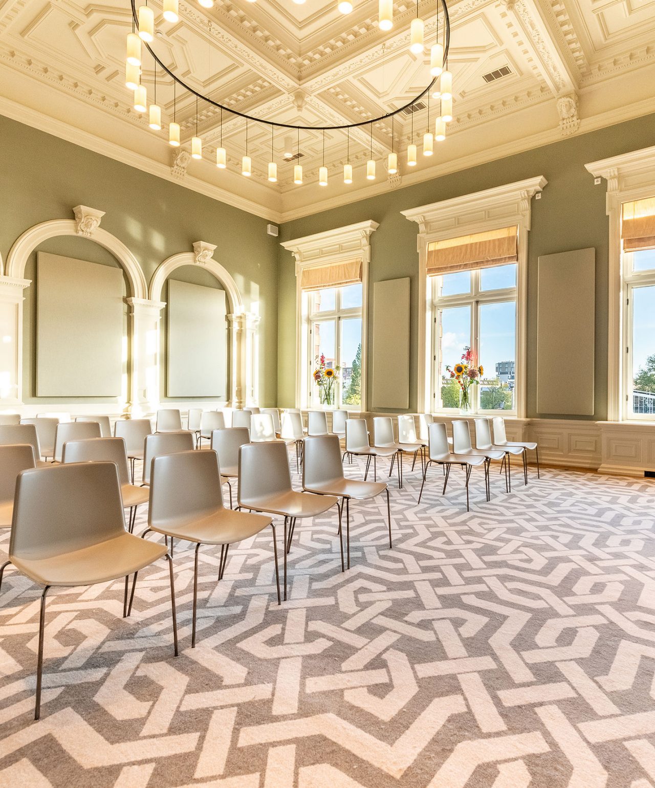 Meetings and Conferences at Pestana Hotel Group Meetings and Conferences at Pestana Hotel Group, in small rooms with classic and elegant decor, featuring ornate ceilings
